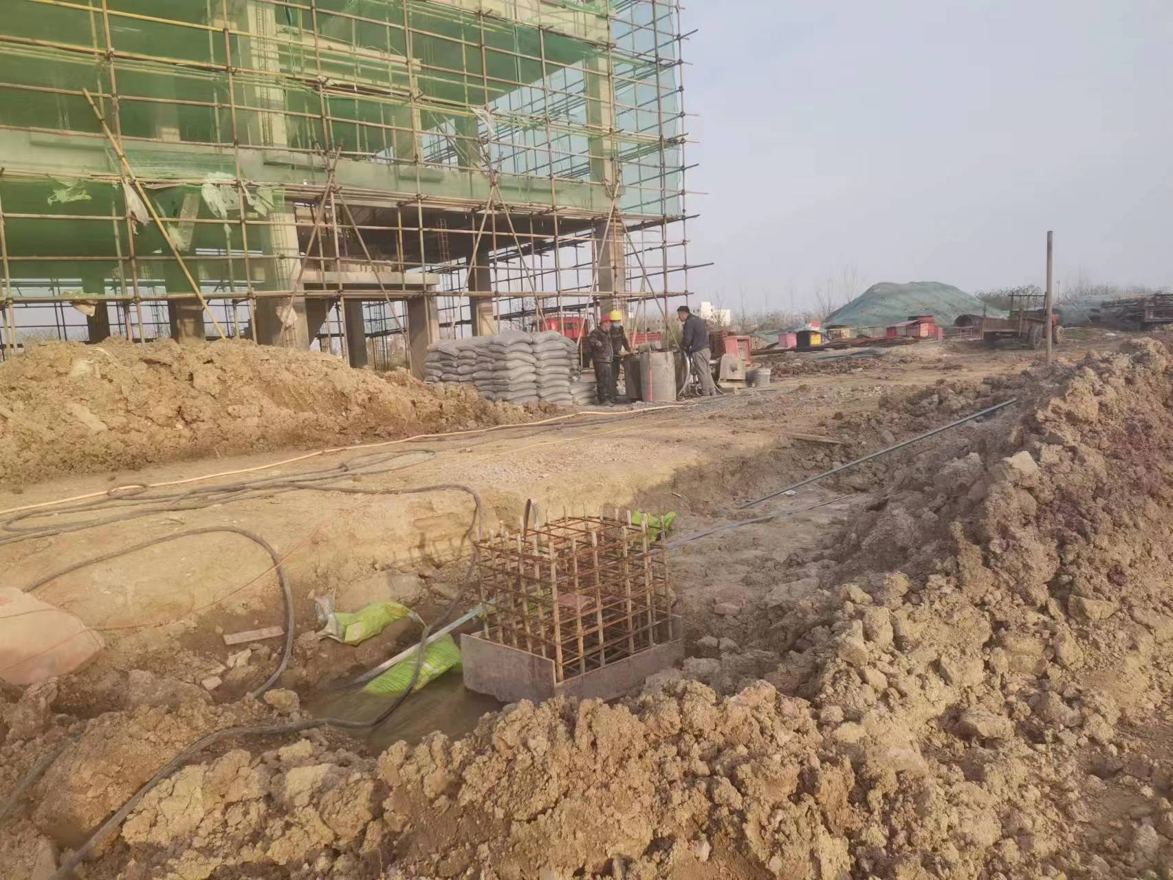 九湖镇当桥梁出现裂缝的时候应该及时加固修补